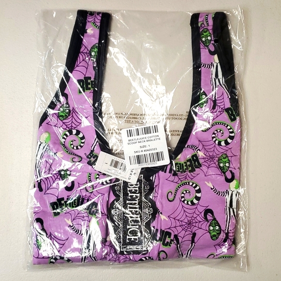 ♥️NWT VINTAGE TORRID BRALETTE - BEETLEJUICE WIRELESS SCOOP SPORTS BRA PLUS SIZE - Picture 6 of 15